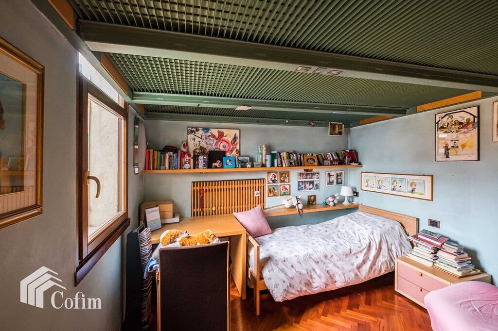 Five-rooms Apartment for sale last floor terrace and parking space   Verona (Centro Storico) - 8