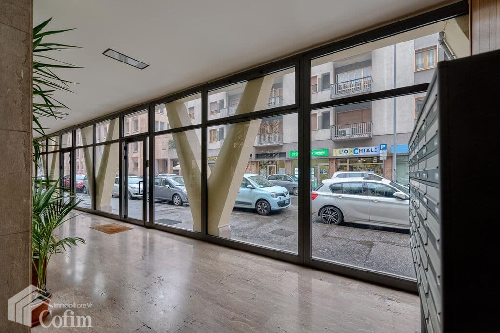 Appartamento quadrilocale luminoso ARREDATO in AFFITTO piano alto zona Centro   Verona (Valverde) - 3