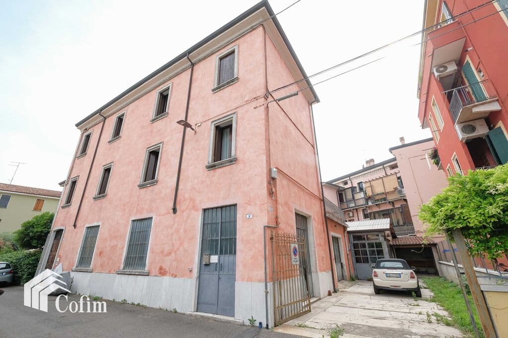 Stabile/palazzo con 2 appartamenti, terrazzo e laboratorio carrabile   Verona (Borgo Venezia) - 2