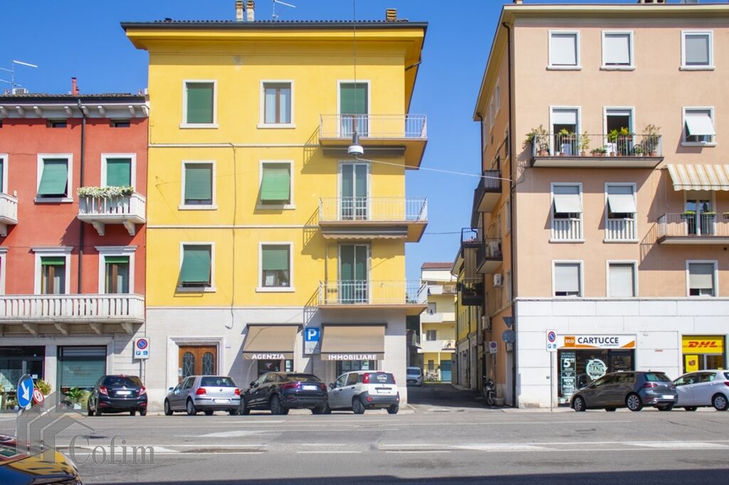 Appartamento cinque locali in vendita   Verona (centro città)