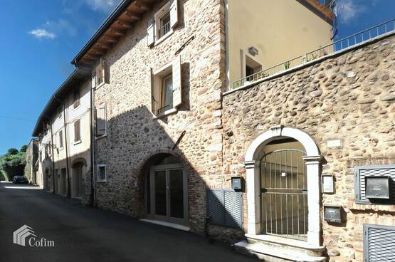 Two-rooms Apartment Renovated and furnished in the historic center of Calmasino (Bardolino)