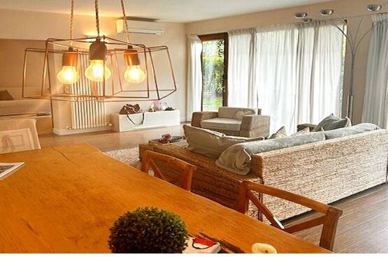 Appartamento trilocale in VENDITA Elegante ristrutturato con giardino e piscina Rivoltella (Desenzano del Garda)