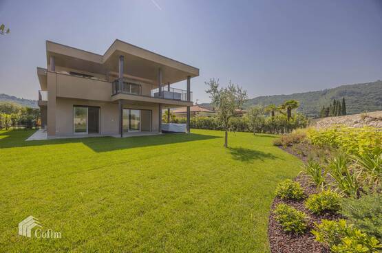 Semi-detached house New with panoramic terrace overlooking Garda Lake  Garda