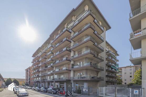 Appartamento quadrilocale AL PIANO ALTO BALCONATO IN VENDITA V.ZE TRIBUNALE, CITTADELLA Verona (Centro)