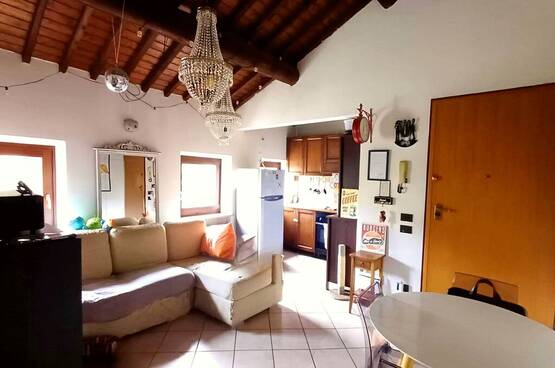 Appartamento trilocale IN VENDITA ULTIMO PIANO CON ASCENSORE ZONA S. NAZARO Verona (Veronetta)